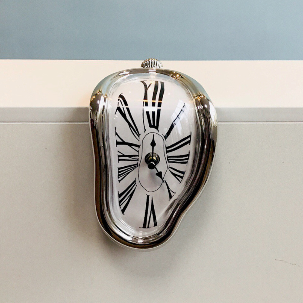 Nostalgic™ | Melted Vintage Clock