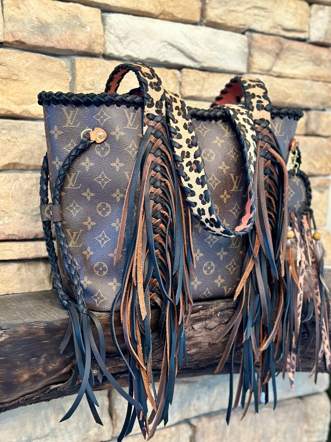LV - Neverfull Houston Tote Leopard