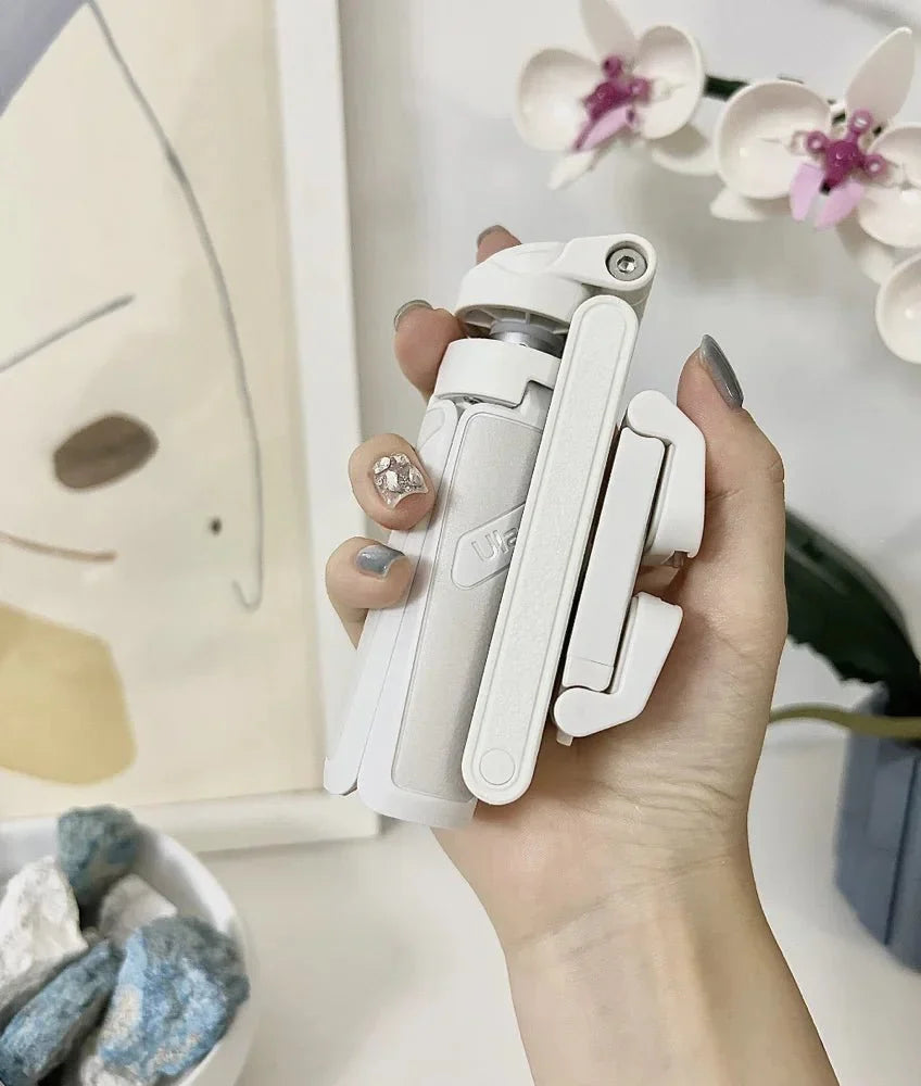 All-in-One Photovlog Mobile Camera for iPhone with Bluetooth Remote